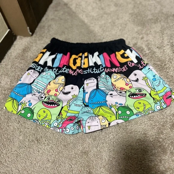 Shorts - Picture 3 of 3